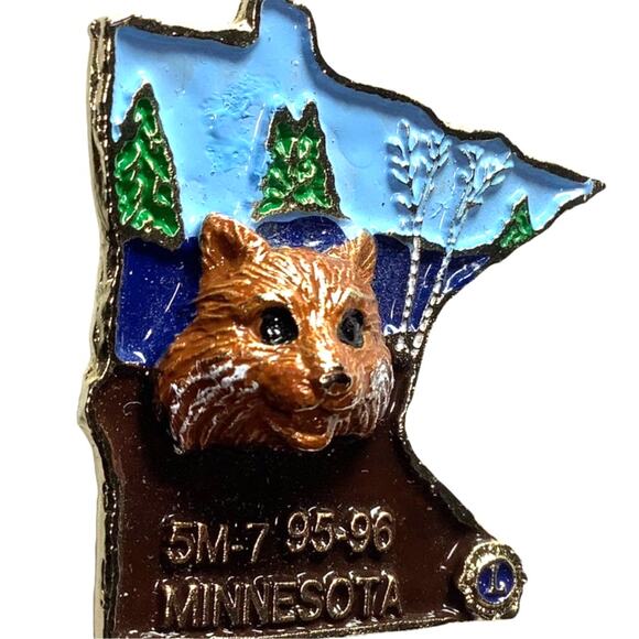 Vintage Lions Club International Fox Lapel Pin, District 5M7 Minnesota 1995-1996 - Picture 1 of 4